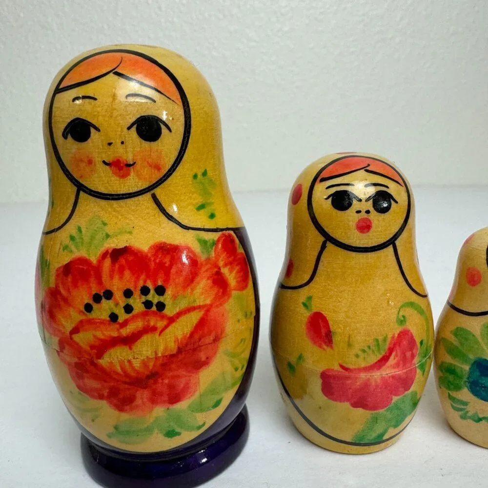 Old ( No Modern) Russian Wooden Babushka Matryoshka Nesting Dolls Hand Painted
